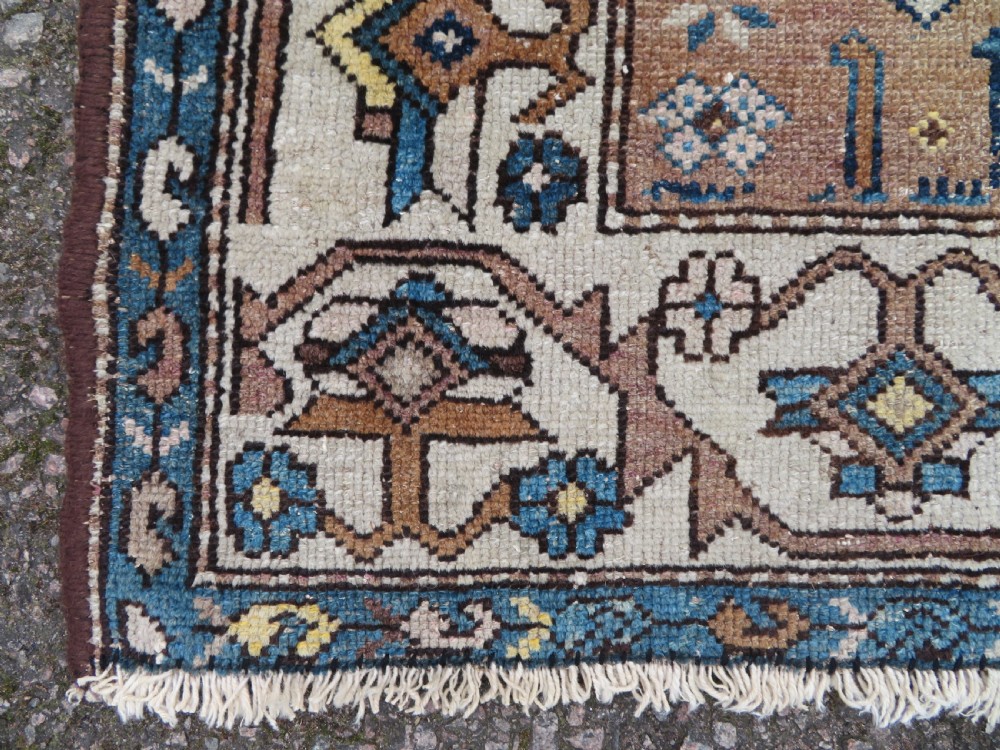 ANTIQUE HAMADAN RUG. 168CM X 118CM. View III
