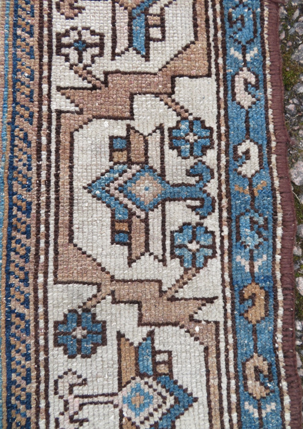 ANTIQUE HAMADAN RUG. 168CM X 118CM. View VII