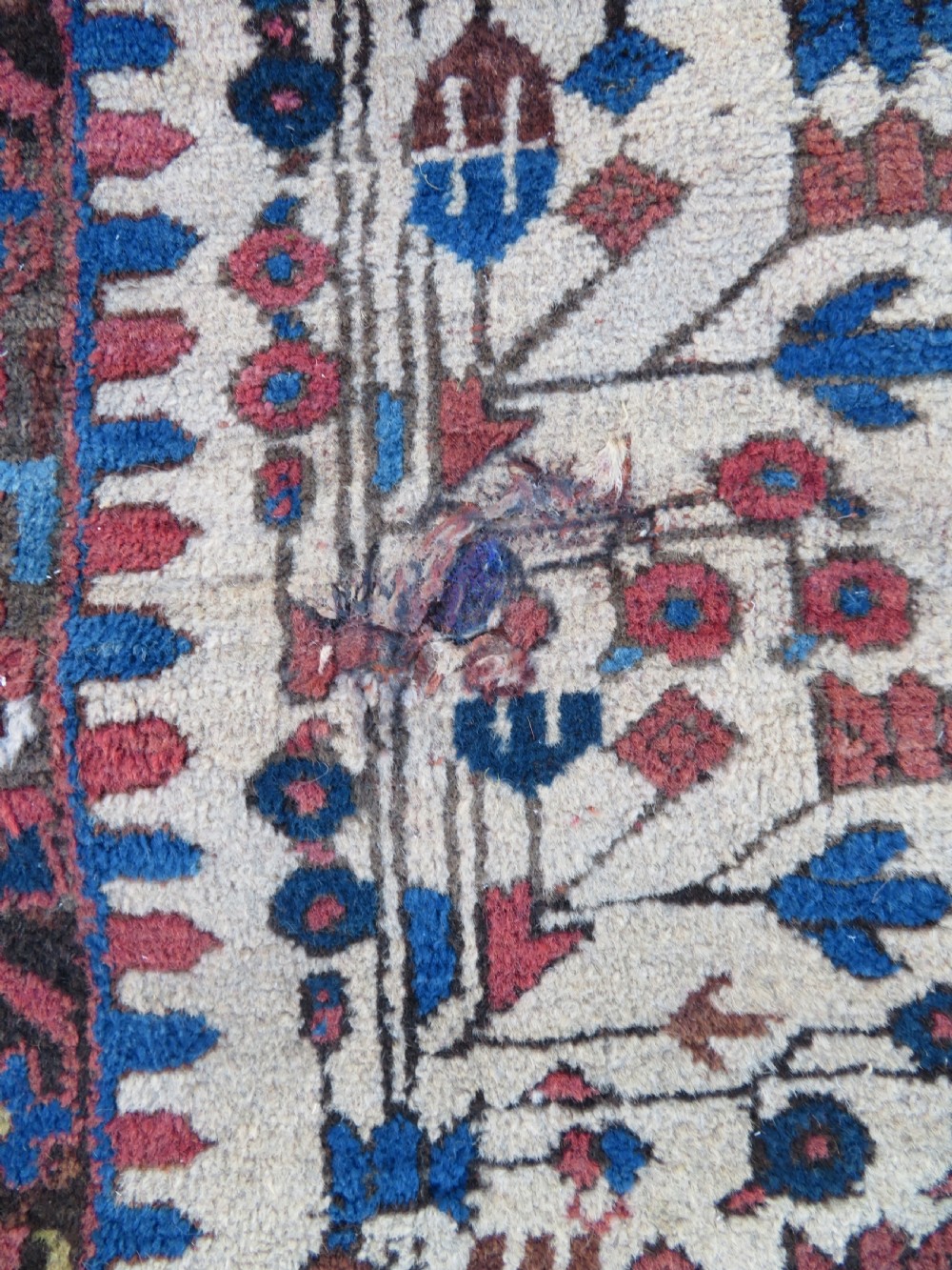 ANTIQUE AFSHAR NEYRIZ RUG. 232CM X 160CM. View VII