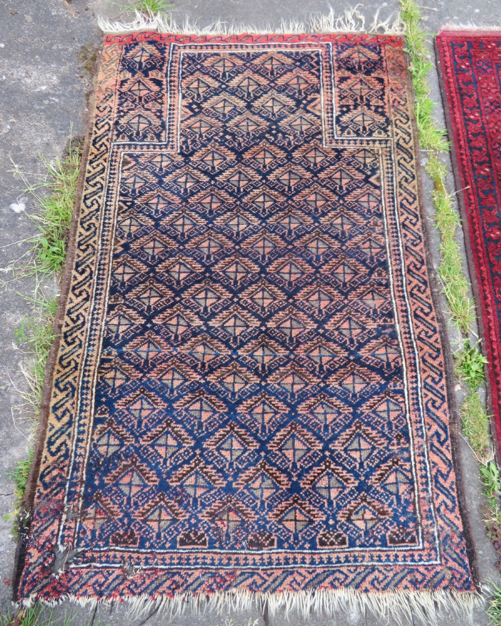 ANTIQUE BALUCH PRAYER RUG. ANTIQUE AFGHAN RUG. 138CM X 86CM. 140CM X 90CM. View III