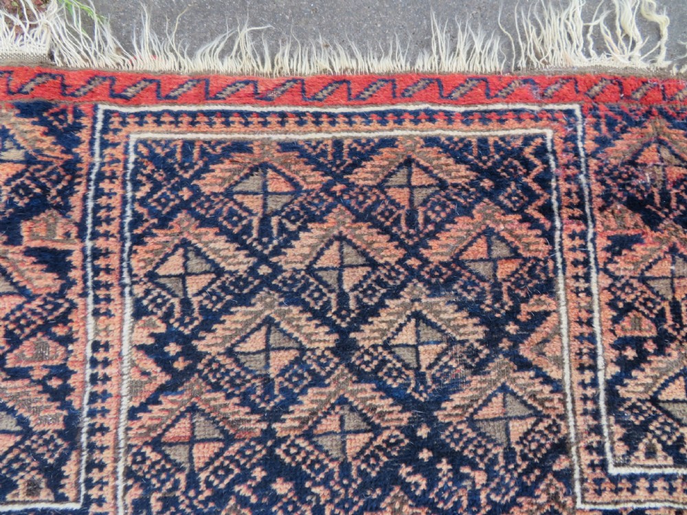 ANTIQUE BALUCH PRAYER RUG. ANTIQUE AFGHAN RUG. 138CM X 86CM. 140CM X 90CM. View V