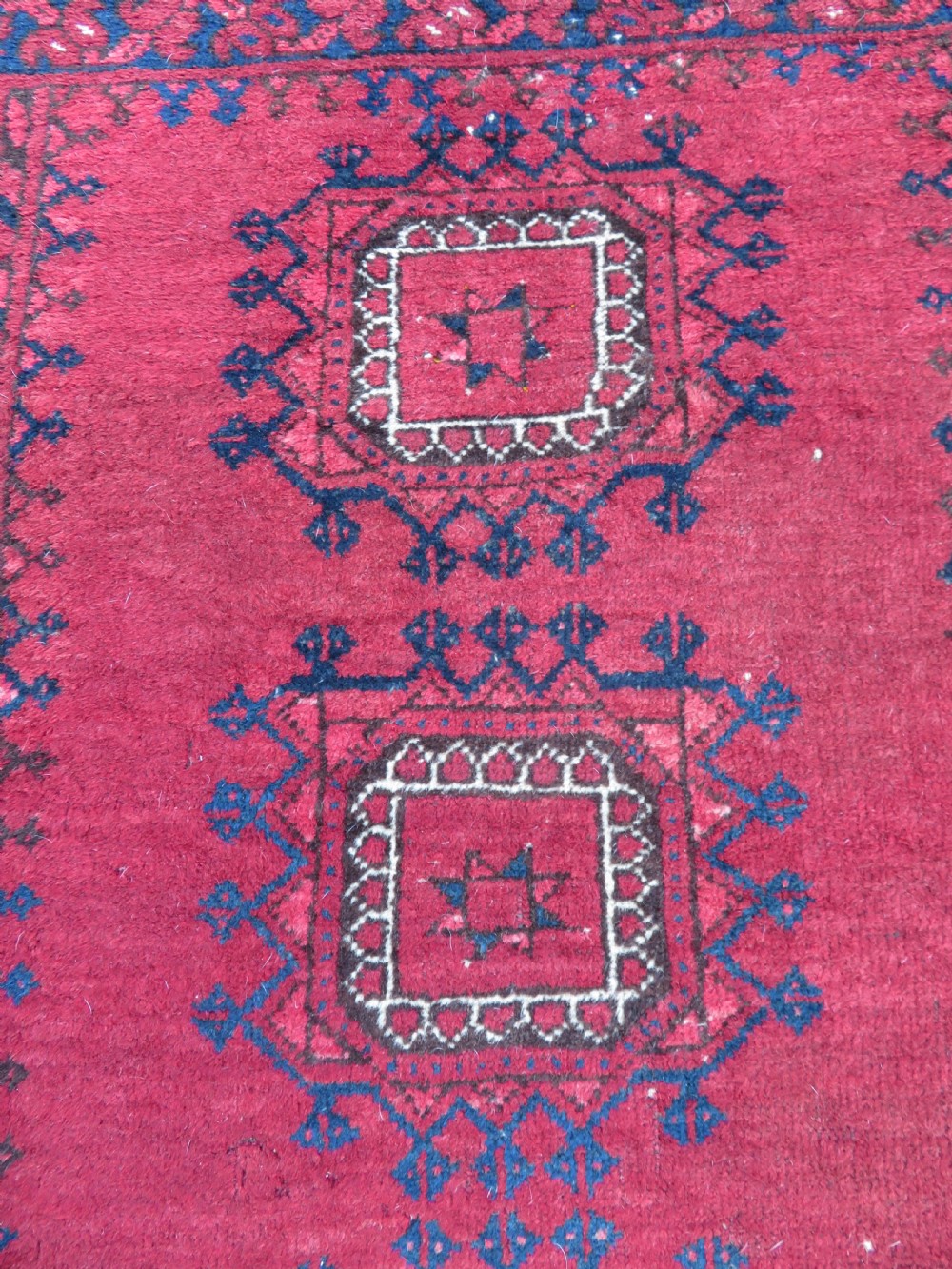 ANTIQUE BALUCH PRAYER RUG. ANTIQUE AFGHAN RUG. 138CM X 86CM. 140CM X 90CM. View VI