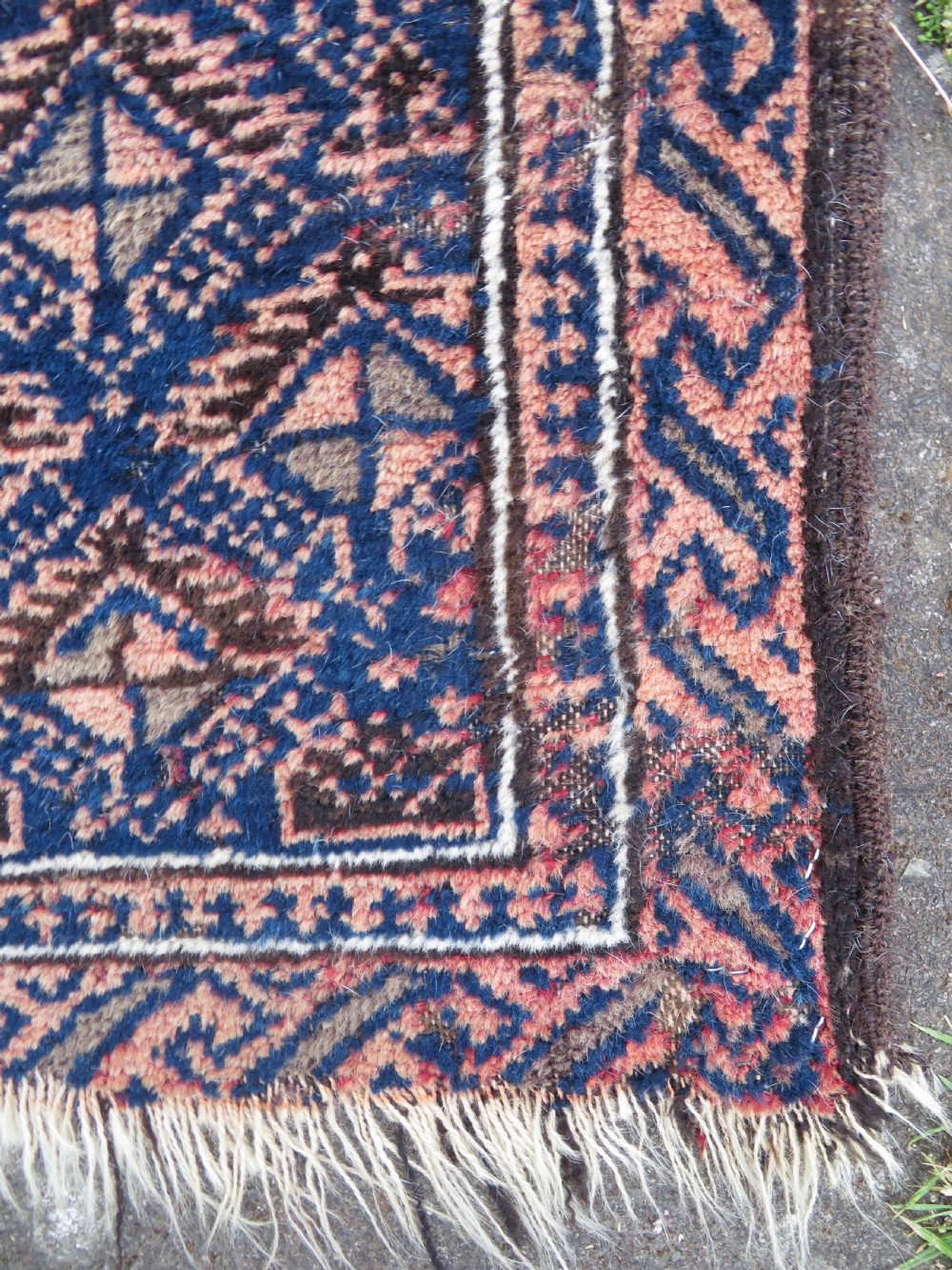 ANTIQUE BALUCH PRAYER RUG. ANTIQUE AFGHAN RUG. 138CM X 86CM. 140CM X 90CM. View XI