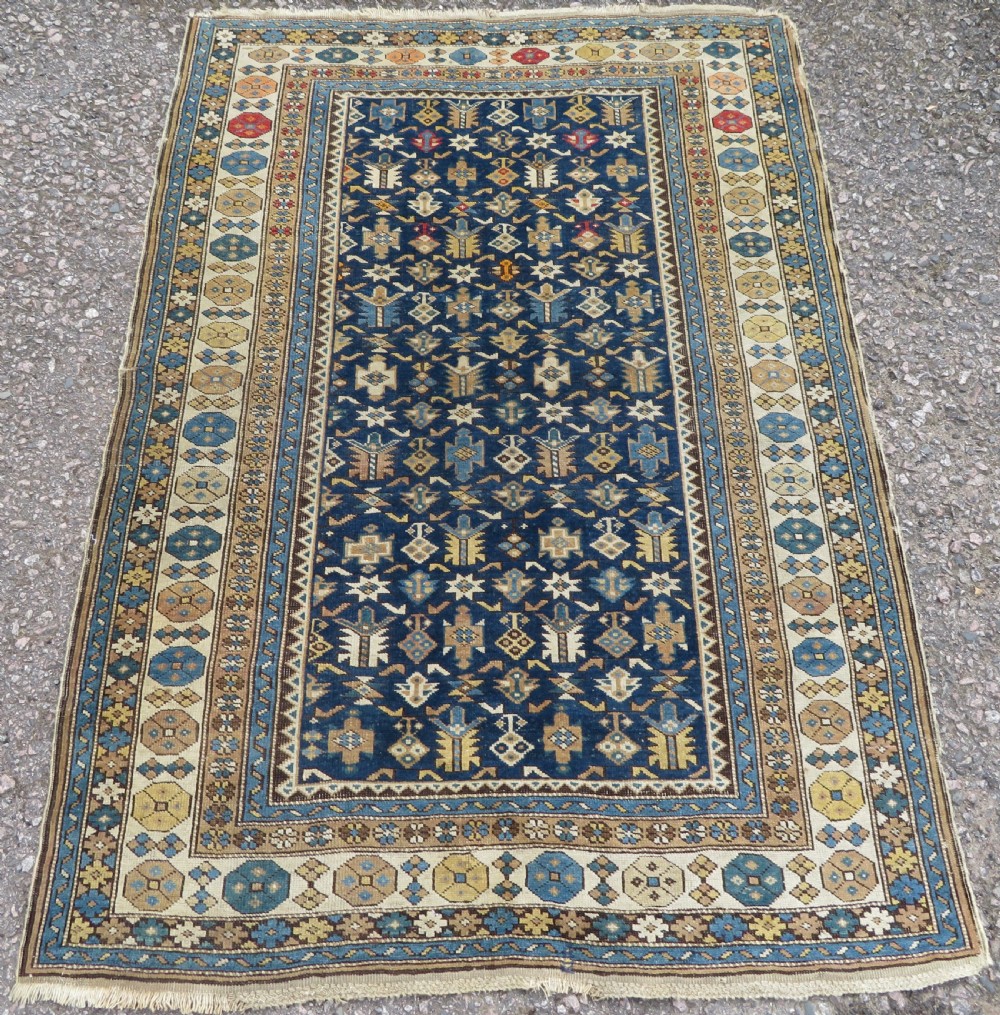 ANTIQUE CAUCASIAN SHIRVAN RUG. 162CM X 112CM.