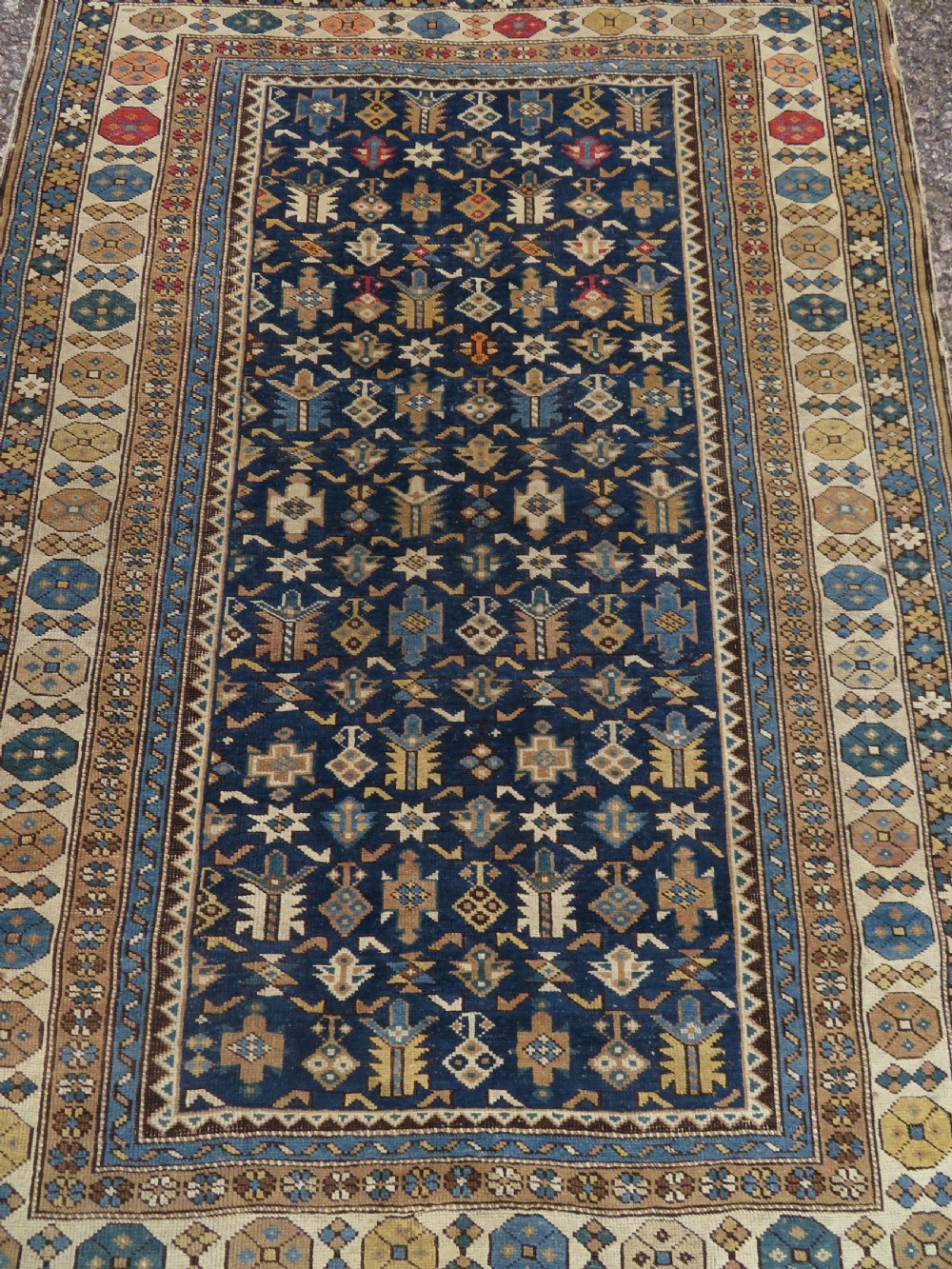 ANTIQUE CAUCASIAN SHIRVAN RUG. 162CM X 112CM. View III