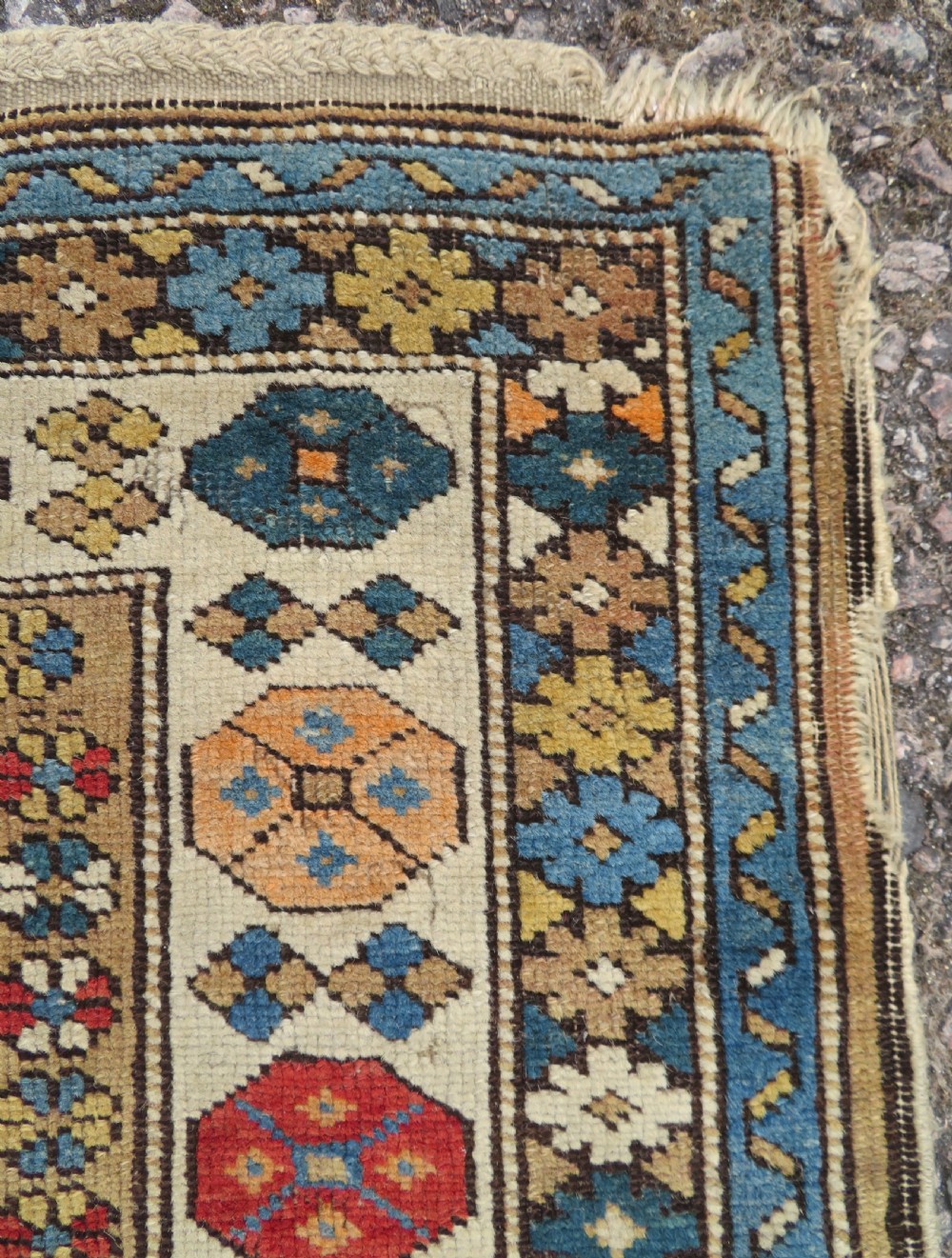 ANTIQUE CAUCASIAN SHIRVAN RUG. 162CM X 112CM. View V