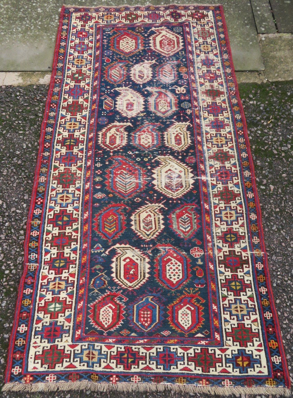ANTIQUE CAUCASIAN KAZAK RUG. 209CM X 102CM.