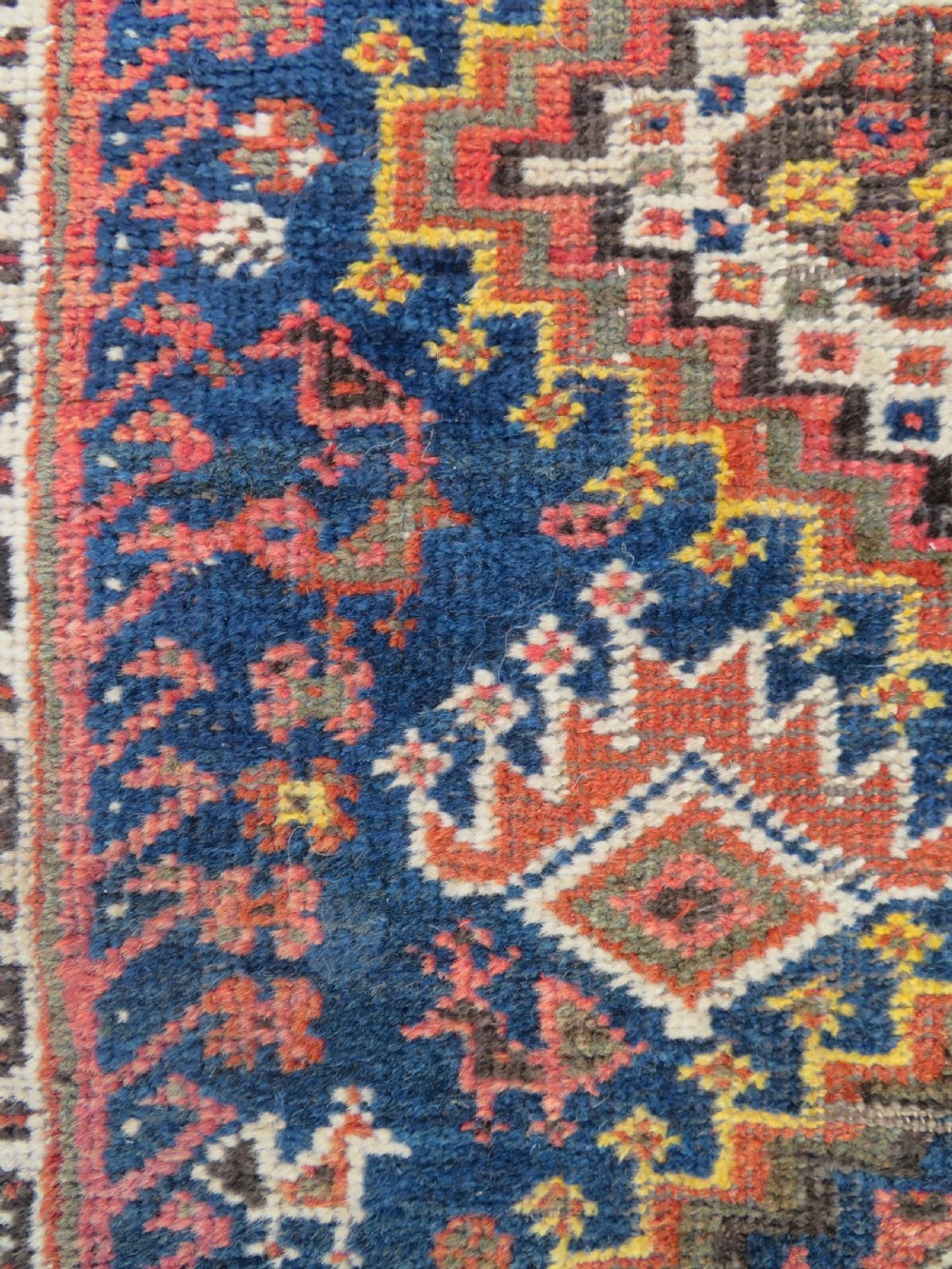 ANTIQUE KHAMSEH RUG. 153CM X 108CM. View VI