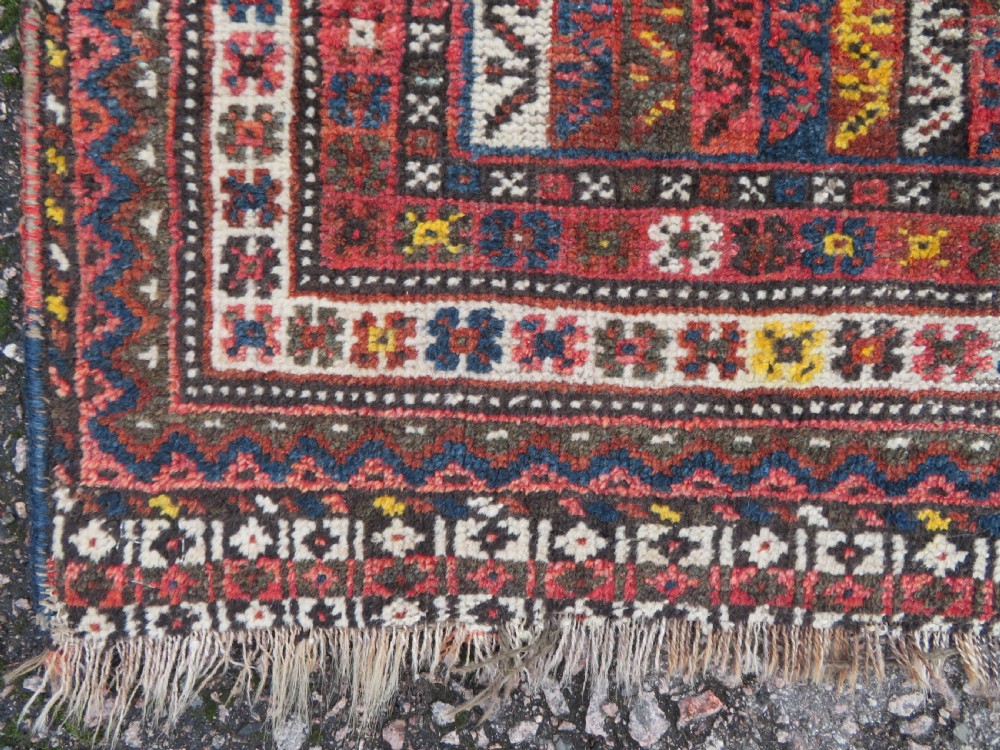 ANTIQUE KHAMSEH RUG. 153CM X 108CM. View X