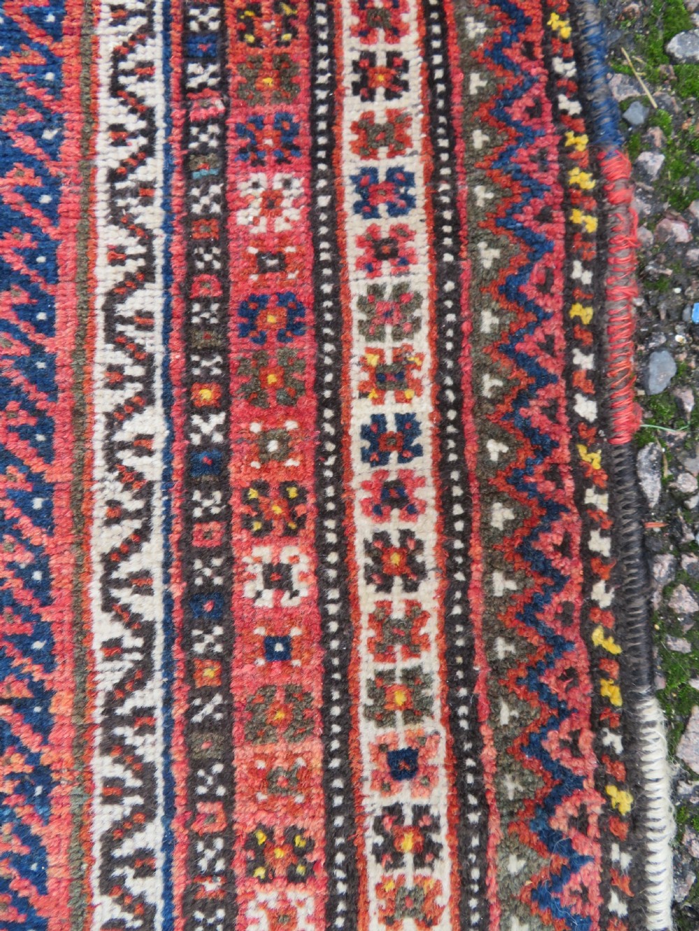 ANTIQUE KHAMSEH RUG. 153CM X 108CM. View XIII