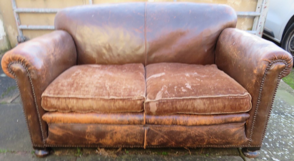 ART DECO LEATHER CLUB SETTEE SOFA. 
 View V