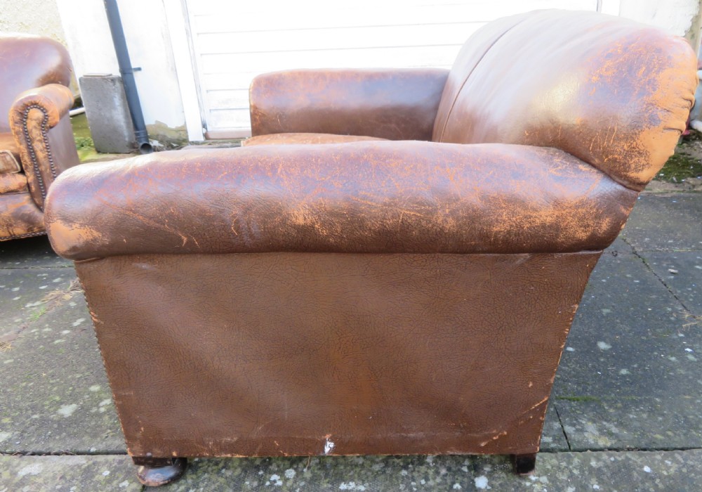 ART DECO LEATHER CLUB SETTEE SOFA. 
 View VI