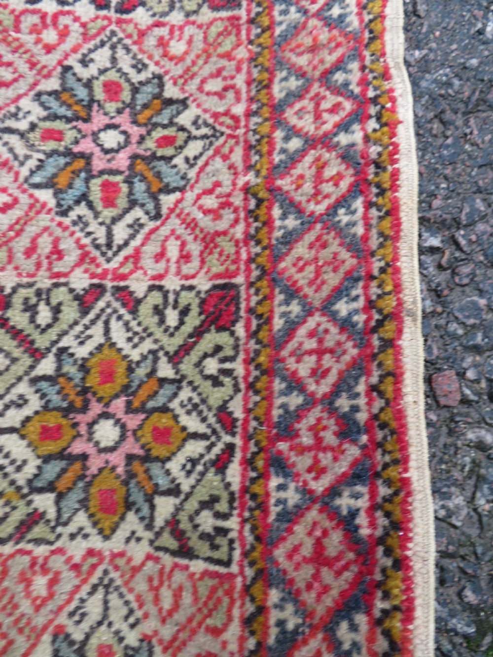 ANTIQUE TURKISH MUDJUR PRAYER RUG. 168CM X 126CM. View IX