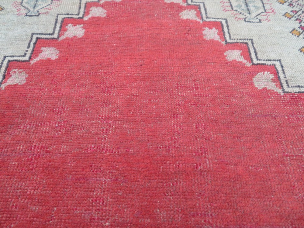 ANTIQUE TURKISH MUDJUR PRAYER RUG. 168CM X 126CM. View XIII
