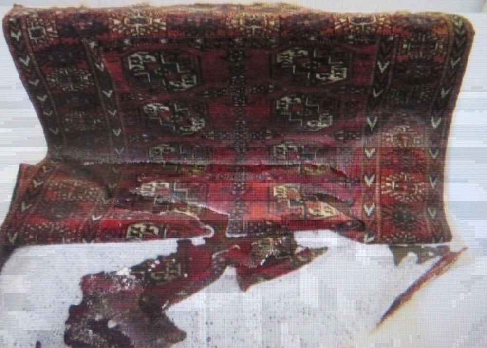 Distressed Antique Tekke Turkmen Rug. 183cm x 126cm. View XVI