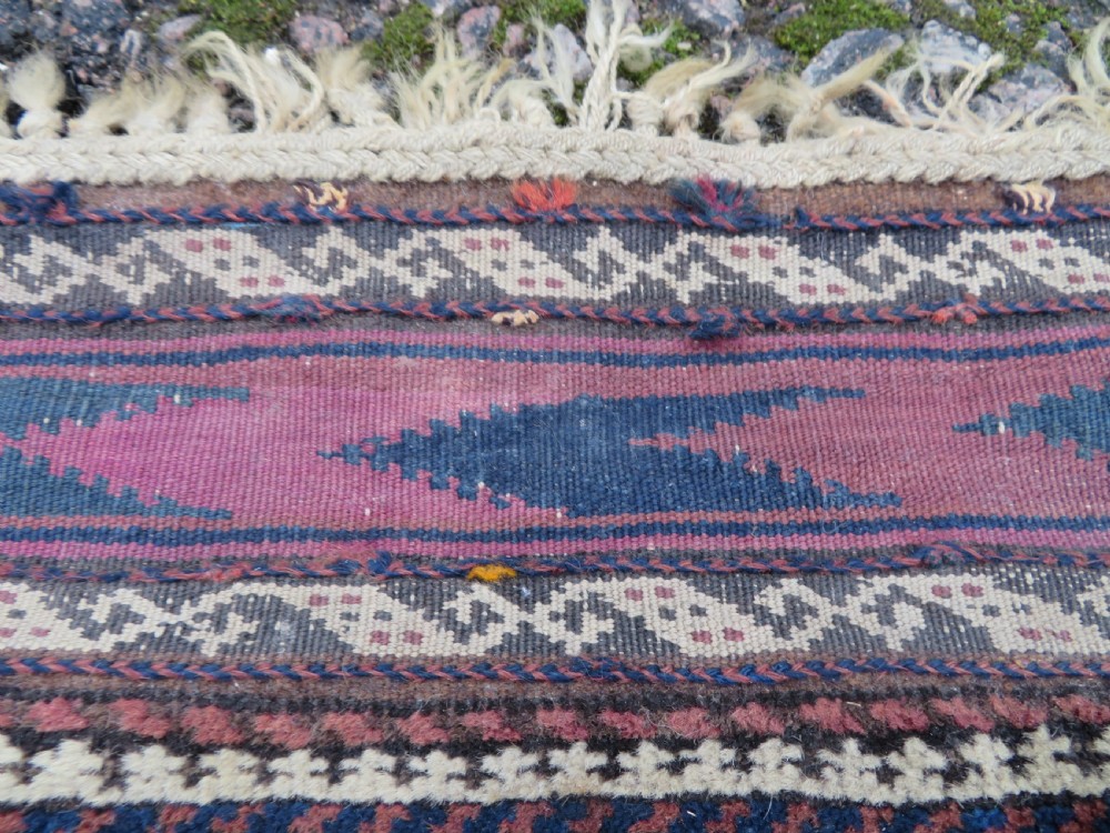 ANTIQUE BALUCH PRAYER RUG. 135CM X 84CM. View VI