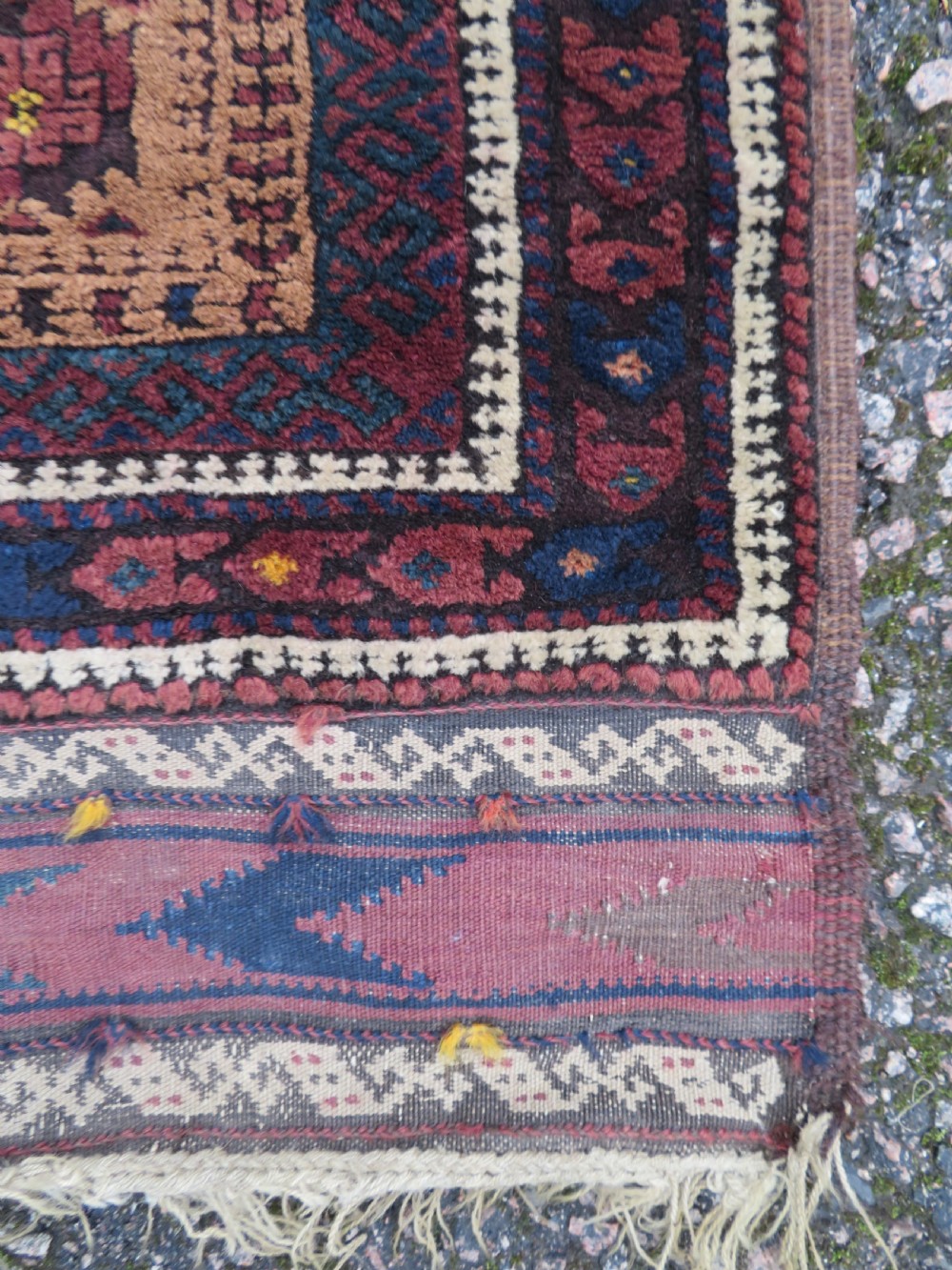 ANTIQUE BALUCH PRAYER RUG. 135CM X 84CM. View XI