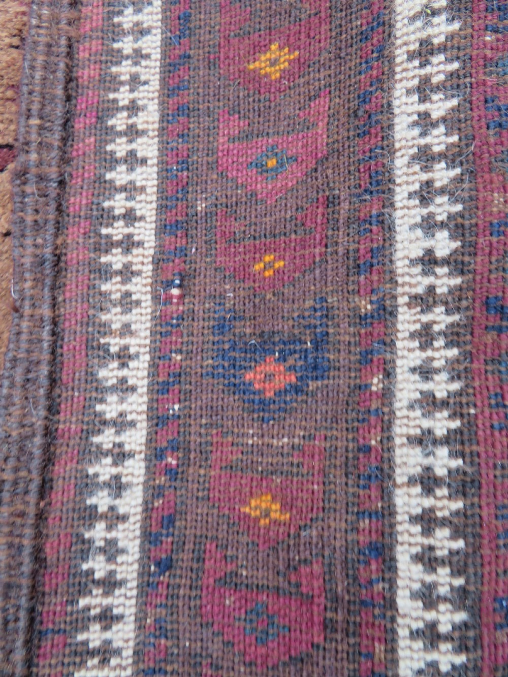 ANTIQUE BALUCH PRAYER RUG. 135CM X 84CM. View XIII