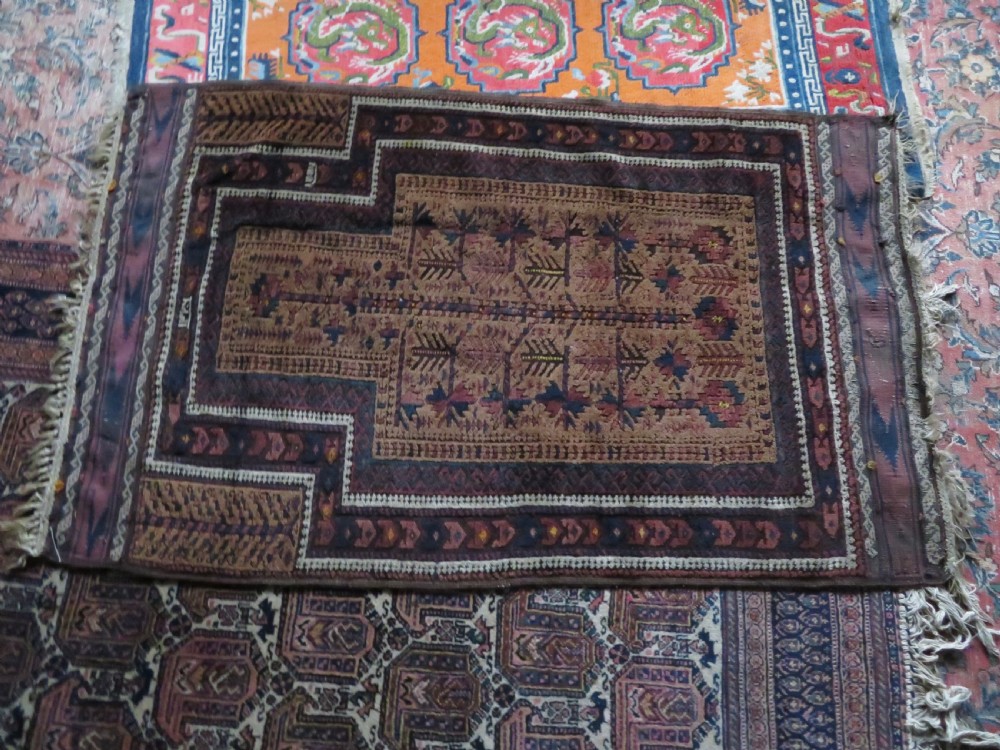 ANTIQUE BALUCH PRAYER RUG. 135CM X 84CM. View XVIII