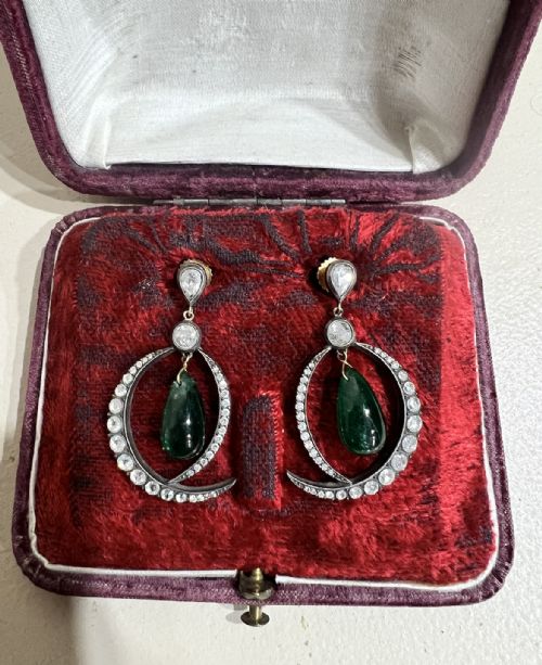 EMERALD EARRINGS WITH BRILLIANT CUT AND ROSE CUT DIAMONDS