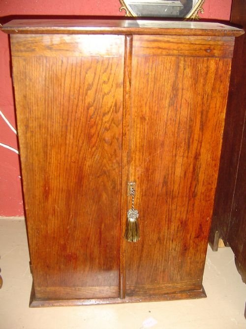 Small Oak Wall Cupboard/spice Cupboard.
