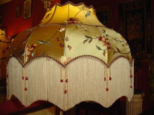 fig 2. Lacquered Standard lamp with Chinoiserie Design