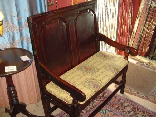 fig 2. Small Oak Settle. 18th Century.