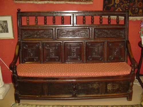 A 17th Century Oak Box Settle. C.1680 and Later.