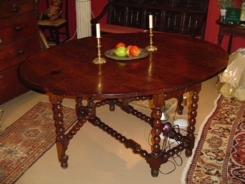 Charles 11 Oak Gateleg 8 Seater Dining Table.