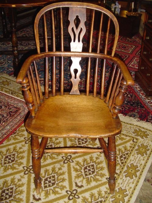 19th Century Elm and Ash Lowback Windsor