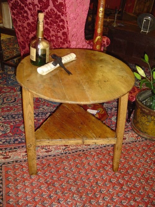 Elm Cricket Table. !8th Century.