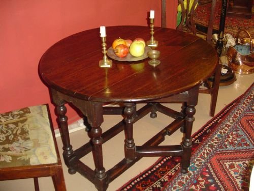 Small 18th Century Oak Gateleg Supper Table.