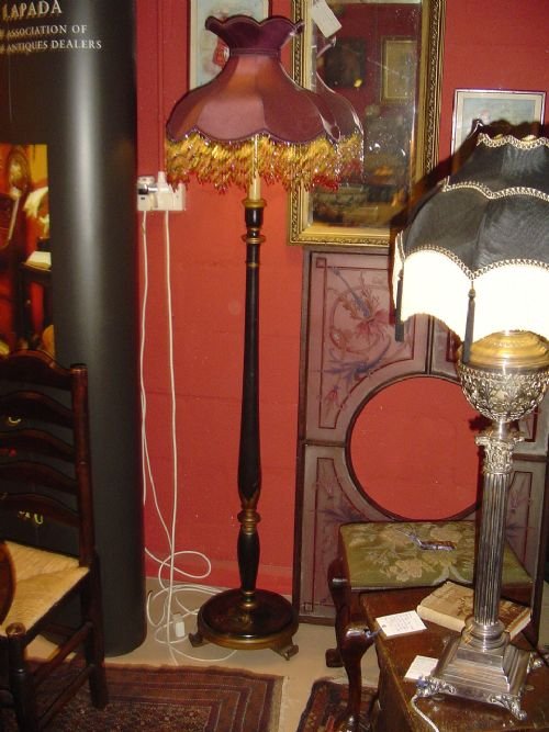 Lacquered Standard Lamp in Chinoiserie with Handmade Silk Shade.