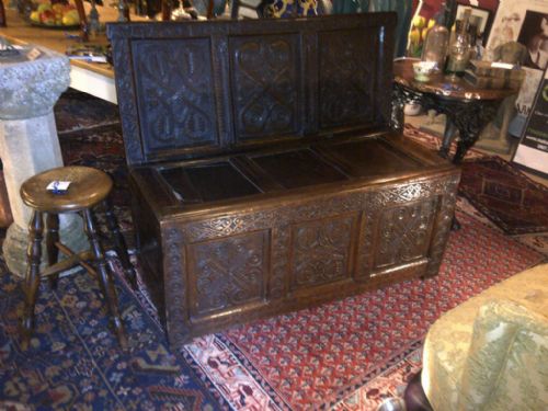 Handsome Small 17th Century Box Settle.