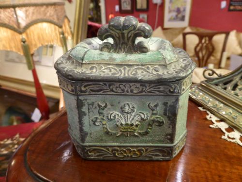 Early 17th Century Tobacco Jar with Crest