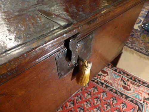 Early 17th Century Oak Coffer.  C.1620.