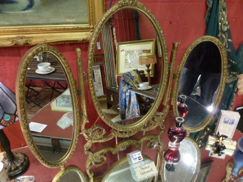 Stylish Gilt Triptych Dressing Table Mirror.