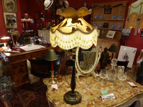 Black Lacquered Table Lamp with Chinoiserie Design and Shade