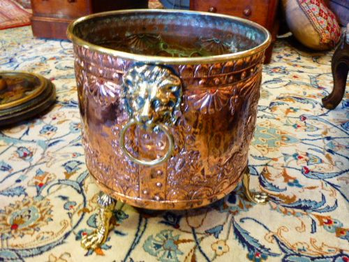 Victorian Dutch Copper & Brass Logbin with Lions Head Handles. C. 1860.