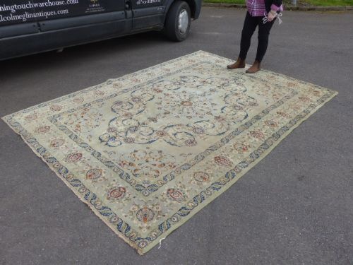 Wonderful Antique Kashan Persian Carpet.  C.1910.