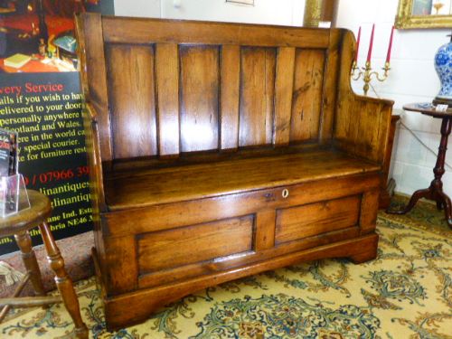 Rare Welsh Pine Box Settle.  C. 1800.