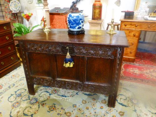 Handsome Early 18th Century Oak Coffer.