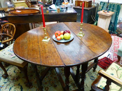 17th Century Oak Gateleg Table of Neat Proportions.