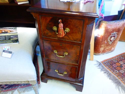 Narrow Mahogany Chest or Bedside Cabinet.