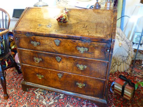 Fine Quality Late 17th Century Walnut Bureau.