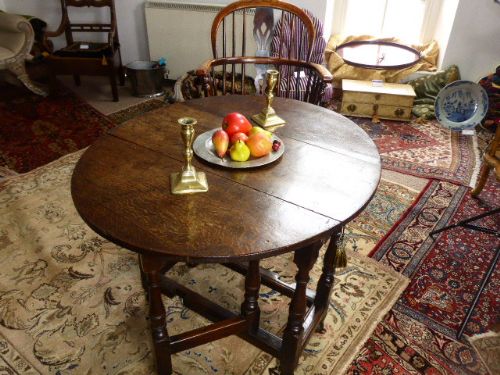 Small Size Oak Gateleg Supper Table.    C. 1700.