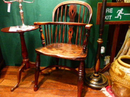 Early 19th Century Ash and Elm Windsor Chair.