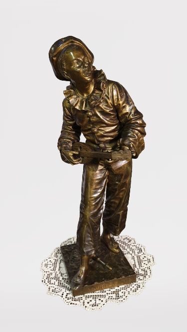 Bronze Sculpture of Pierrot.   Au Clare De La Lune.   C.1890.