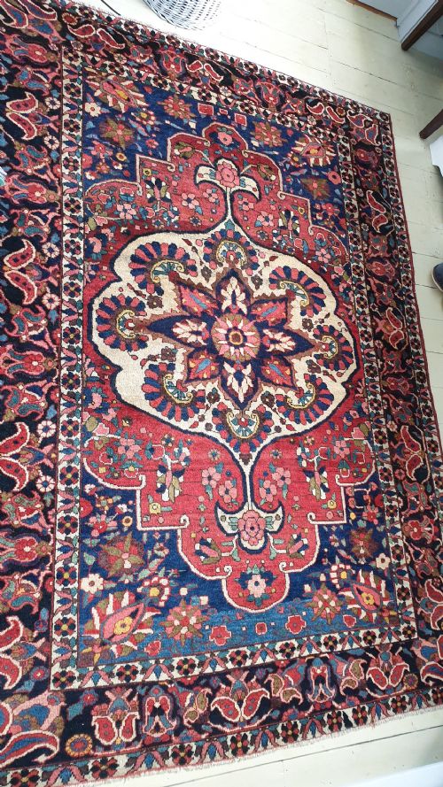 Beautiful Antique Persian Bakhtiari Carpet.  C.1910.