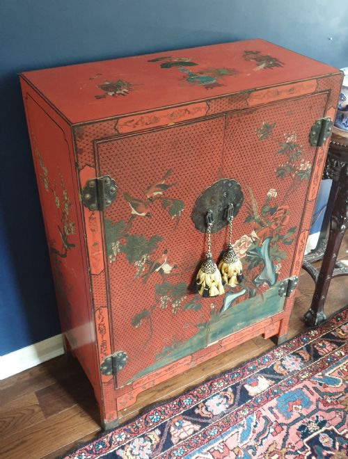 Chinese Cupboard in Lacquered Chinoiserie Design